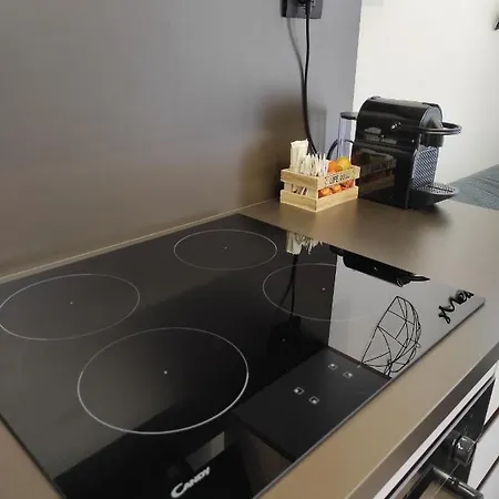 Ca' Ginevra Trilocale Centro-mare Daire *