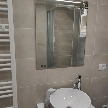 Ca' Ginevra Trilocale Centro-mare Apartman *