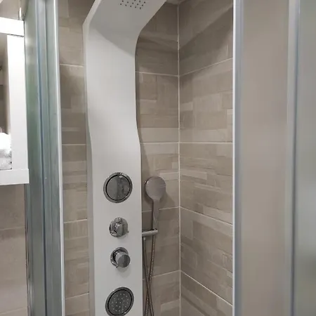 Ca' Ginevra Trilocale Centro-mare * 페자로